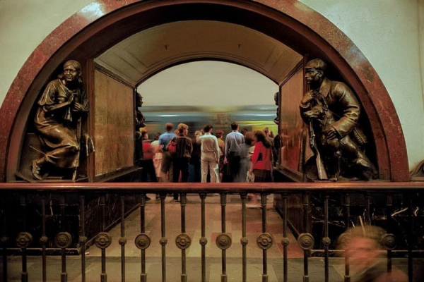 Путешествие по Москве фотографа Harry Gruyaert, 1989 год.

Harry Gruyaert родом..5