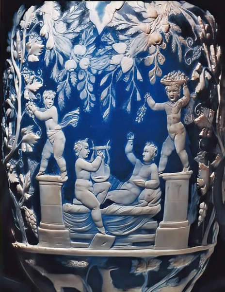 Римская ваза из синего стекла, Помпеи.

Мы в ТГ..2