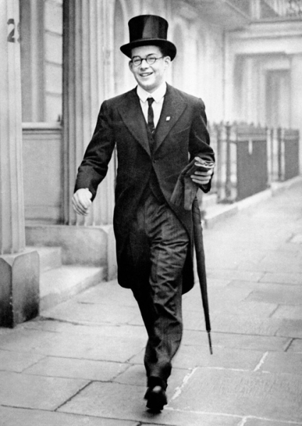 Рудольф фон Риббентроп в Лондоне в 1936 году, вскоре после того, как..0