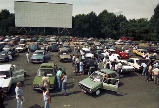 Рынок подержанных автомобилей . Мюнхен , 1992 г .

Мы в ТГ..0