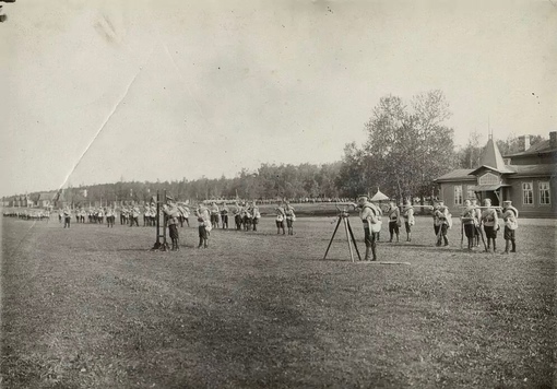 Строевые занятия юнкеров Павловского военного училища во время..0