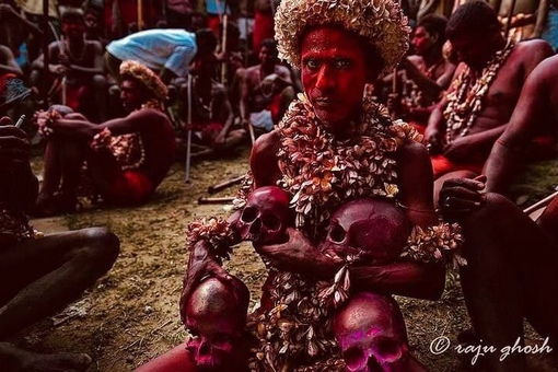 Священнослужители и верные богине Кали. Индия, наши дни.

Мы в ТГ..6