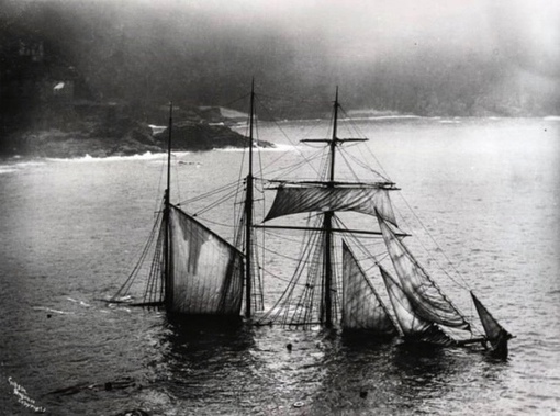 В 1912 году британский трехмачтовая шхуна «Милдред », шедшая с..0