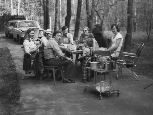 В. Высоцкий и М. Влади на даче у фотографа Плотникова в..0