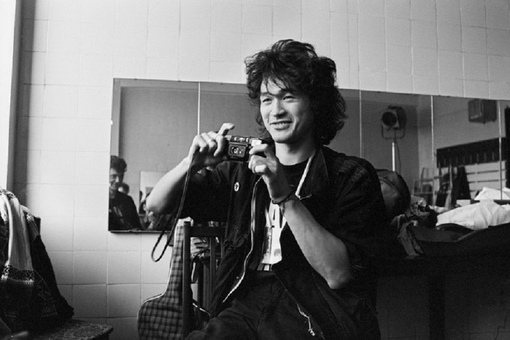 Виктор Цой, 1986 год

Мы в ТГ..0