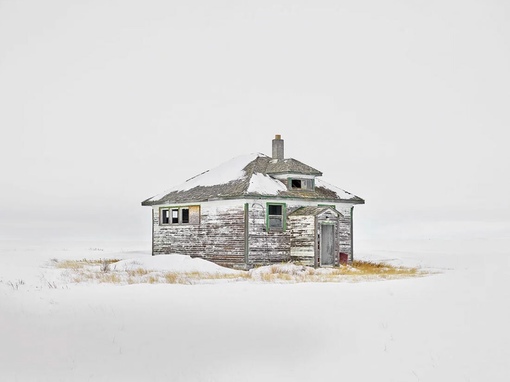 Заброшенные здания в канадской степи, провинция Саскачеван,..3