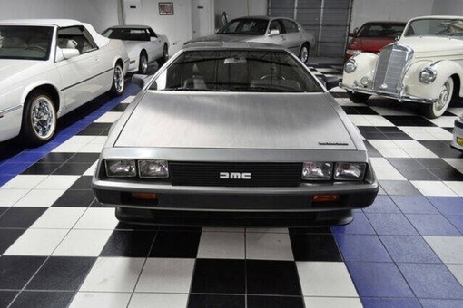 DeLorean DMC-12 1983 года

Мы в ТГ..5