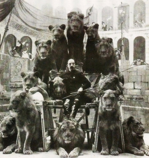 Иоганн Фридрих Гентнер, выступавший в цирке под псевдонимом..0