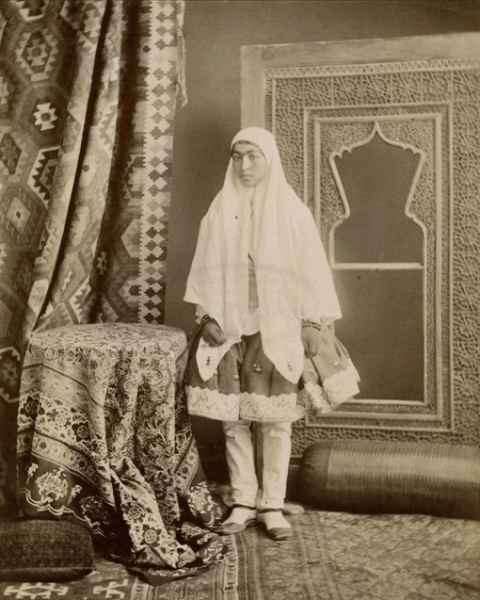Курдская девушка . Персия , 1901 г .

Мы в ТГ..0