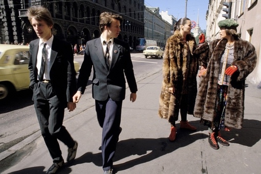 Ленинград в 1987 году, фотограф — Фердинандо Шанна.

Мы в ТГ..4