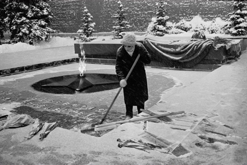 Москва на стыке эпох, 1980-е — 1990-е, фото — Игорь Стомахин.

Мы в ТГ..8