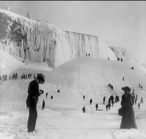 Ниагарский водопад в зимние месяцы 1911 года.

Мы в ТГ..0