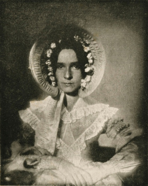 Первый в истории женский фотопортрет (дагеротип), 1840 год...0