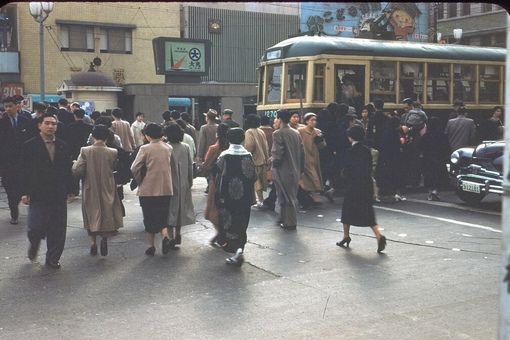 Повседневная жизнь в Японии, 1954 год.

Мы в ТГ..0