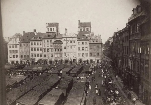 Рыночная площадь Старого города в Варшаве, ок. 1880.

Мы в ТГ..0