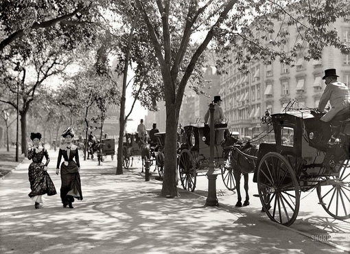 Таксисты в Мэдисон-Сквер-Гарден, Нью-Йорк, 1900 год.

Мы в ТГ..0