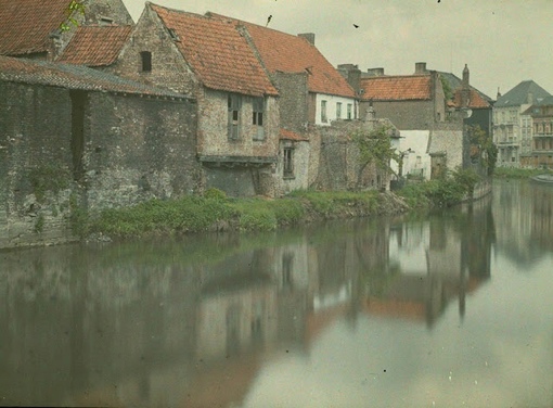 Теплые автохромные фотографии от Georges Gilon, 1913 год.

Мы в ТГ..3