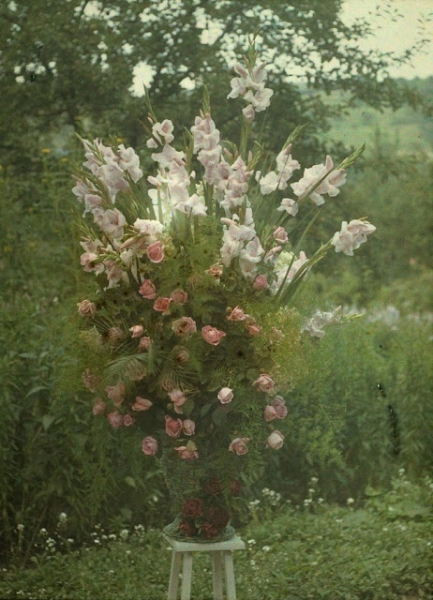Теплые автохромные фотографии от Georges Gilon, 1913 год.

Мы в ТГ..9