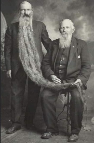 В 1922 году человеком с самой длинной бородой был Зак Т. Уилкокс из..0