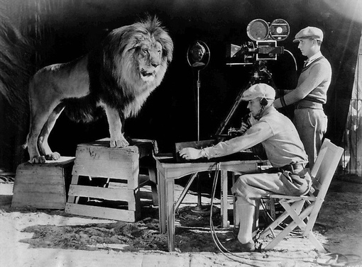 Запись рыка льва для заставки киностудии Metro Goldwyn Mayer, 1928 год

Мы в..0