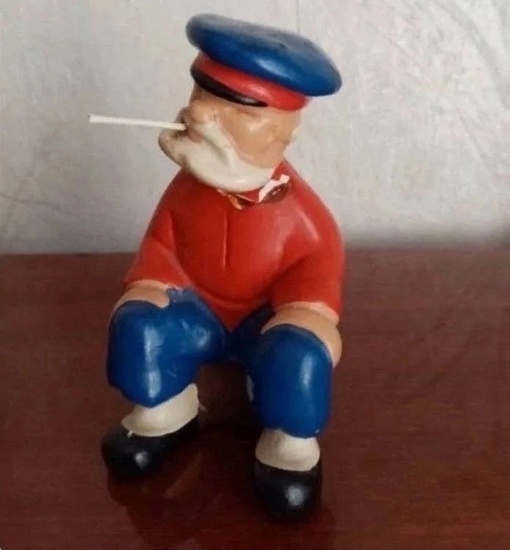 А кто помнит такого дедушку? Он курил по настоящему, пуская..0