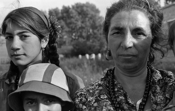 Цыганский табор на станции Спиченково в Кемеровской области, 1988..1