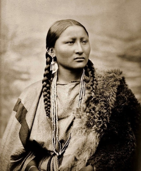 Девушка северо-американского индейского племени шайенны по..0