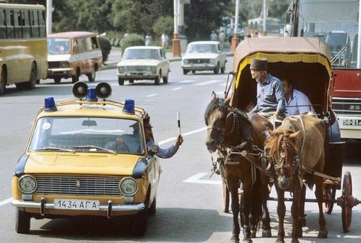 ГАИ остановил. За превышение скорости наверно... 1987 год,..0