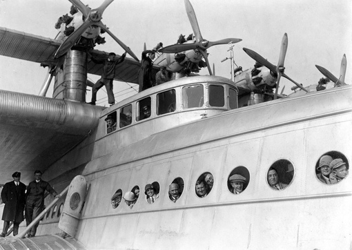 Гигантская летающая пассажирская лодка «Дорнье», 1930..4