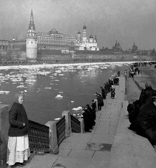 Ледоход на Москве-реке возле Кремля. Москва , 1903 г..0