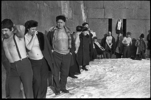Моржи у Петропавловской крепости . Ленинград , 1982 г .

Автор фото :..0