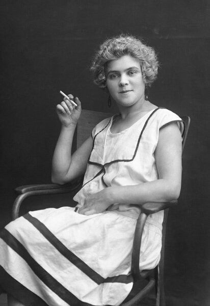 Портрет девушки периода НЭПа. Костромская губерния , 1923 г . 

Автор..0