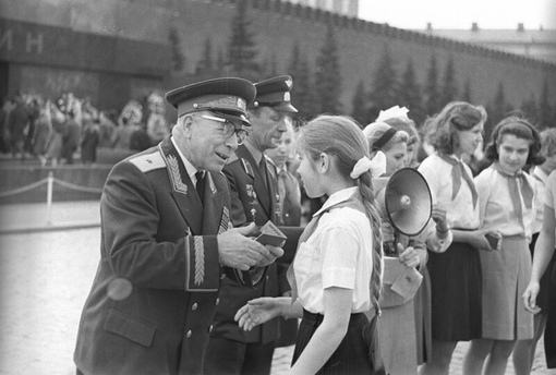 Приём пионеров в комсомол на Красной площади в Москве, 19 мая 1968..0