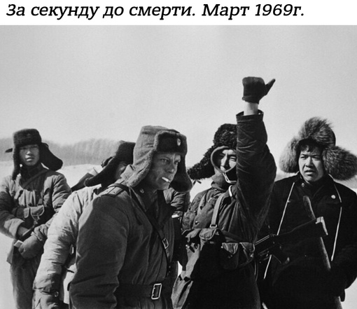 Рядовой Николай Петров, которому было поручено фотографировать..0