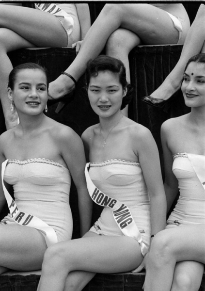 Участницы одного из первых конкурсов «Мисс Вселенная», США, 1952..3