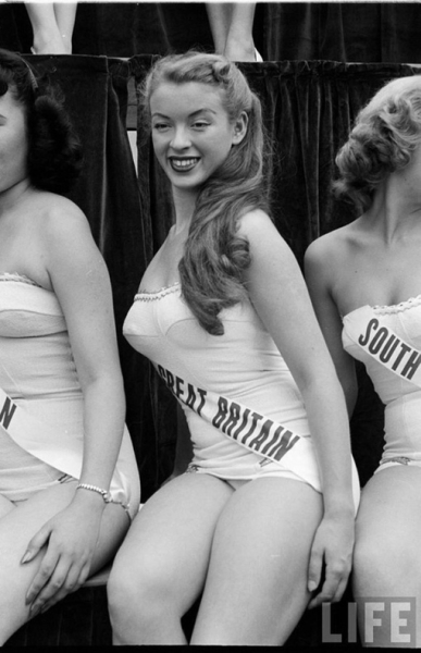 Участницы одного из первых конкурсов «Мисс Вселенная», США, 1952..7