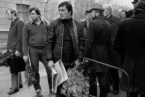 Утренняя очередь в Сандуновские бани в 1984..0