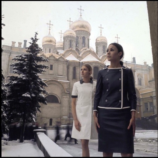 В 1965 году нидерландский фотограф Пол Хаф вместе с двумя моделями..3