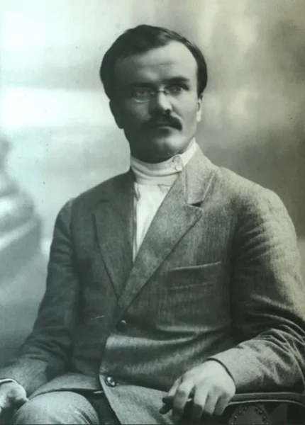 Вячеслав Скрябин родился  25 февраля (9 марта ) 1890 года в слободе..0