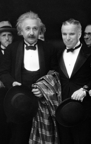 Альберт Эйнштейн обожал фильмы Чарли Чаплина и с большой..0