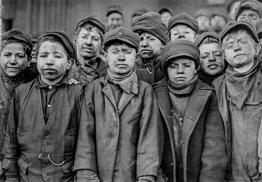 Дети-шахтеры , работающие в частной угольной компании ,..0