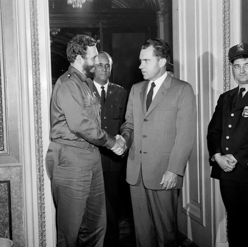 Фидель Кастро во время официального визита в США, 1959..6