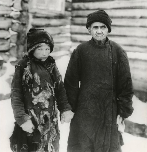 Голод на Волге. Дед и внучка, 1891–1892 годы, фото - Карл..0