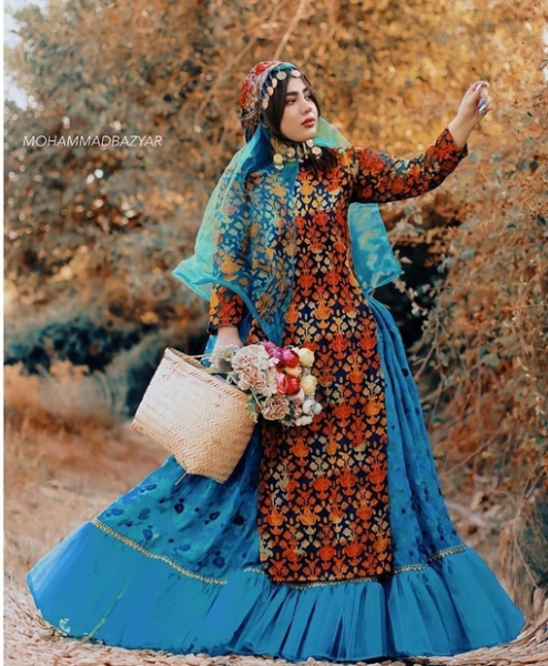 Иранские девушки в традиционных одеждах...9