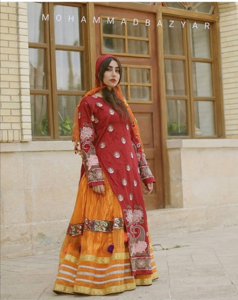 Иранские девушки в традиционных одеждах...5