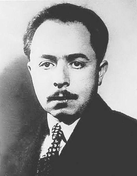 Янкель Пинхусович ( позже Ян Петрович) Черняк родился 6 апреля 1909..0