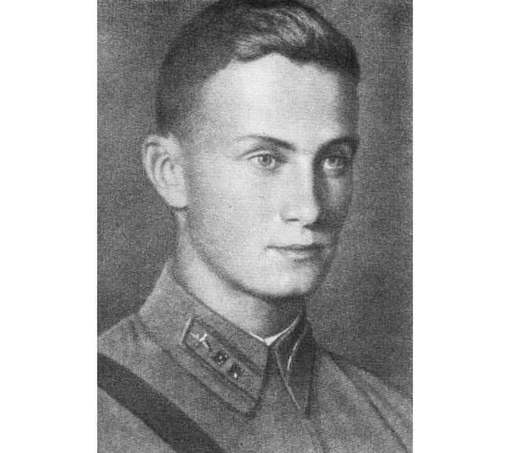 Лётчик, Герой Советского Союза Тимур Фрунзе родился 5 апреля 1923..0