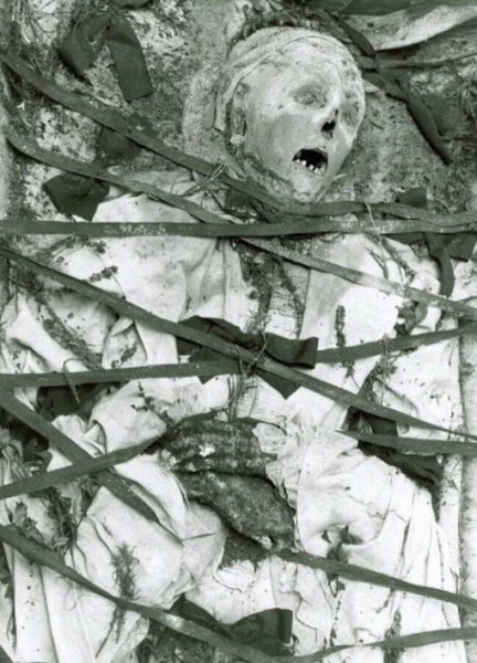 На фотографии мумия Анны Марии фон Штокхаузен. После смерти она..0