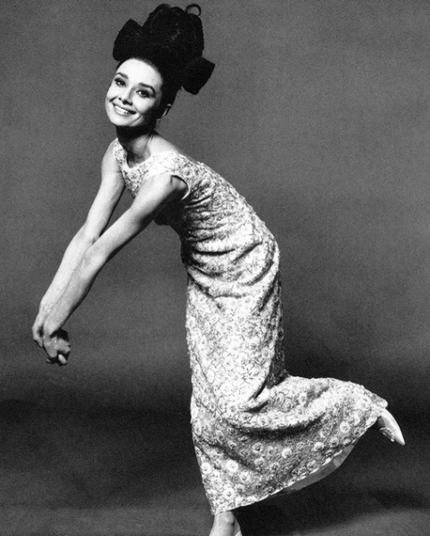 Одри Хепбёрн в фотосессии для журнала Vogue, 1966 год, фото — Уильям..2