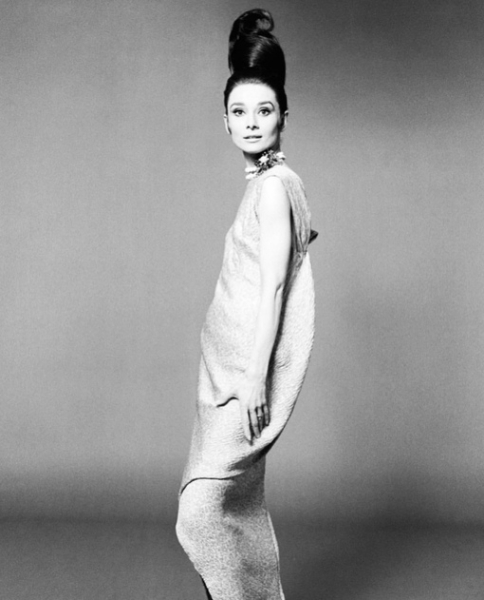 Одри Хепбёрн в фотосессии для журнала Vogue, 1966 год, фото — Уильям..7